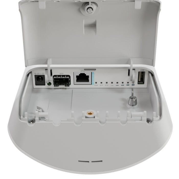 MikroTik mANTBox ax 15s Dual Pol Sector Antenna (INTL Version) [L22UGS-5HaxD2HaxD-15S]